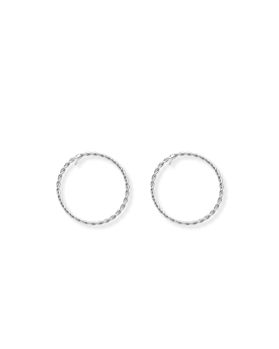 Une paire de puces d'oreille anneau torsadé